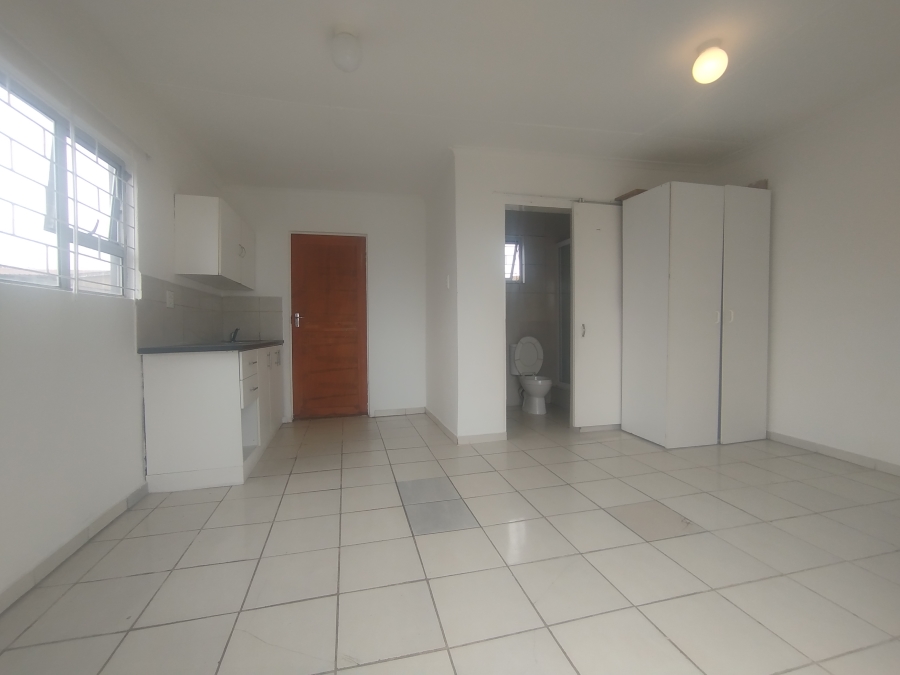 To Let 1 Bedroom Property for Rent in Vredenburg Western Cape